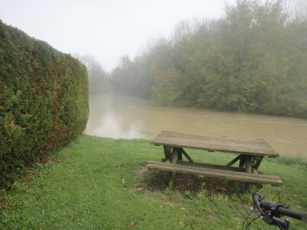 bord de rivière à saint bonnet en bresse